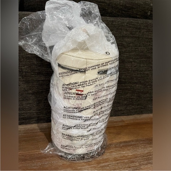 NWT Disney Loungefly HOCUS POCUS “Black Flame Candle” shoulder bag - Picture 6 of 12